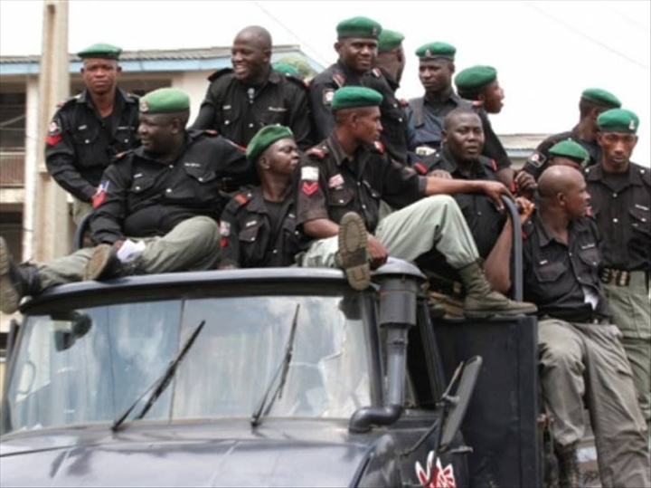 Un policier nigérian arrêté pour menace de mort 9 Un policier nigérian arrêté pour menace de mort