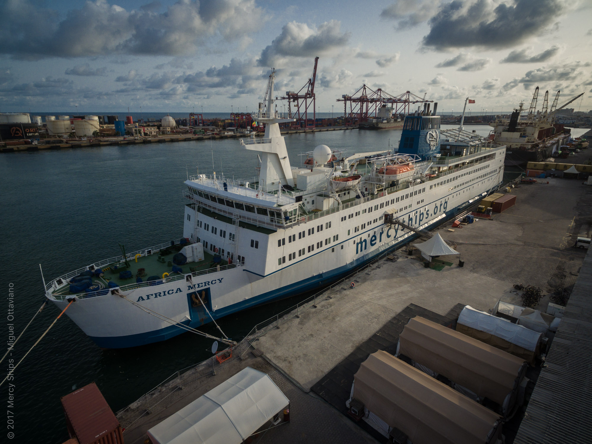 Africa Mercy: Le "bateau de l'espoir" au port de Dakar 15 Africa Mercy: Le « bateau de l’espoir » au port de Dakar