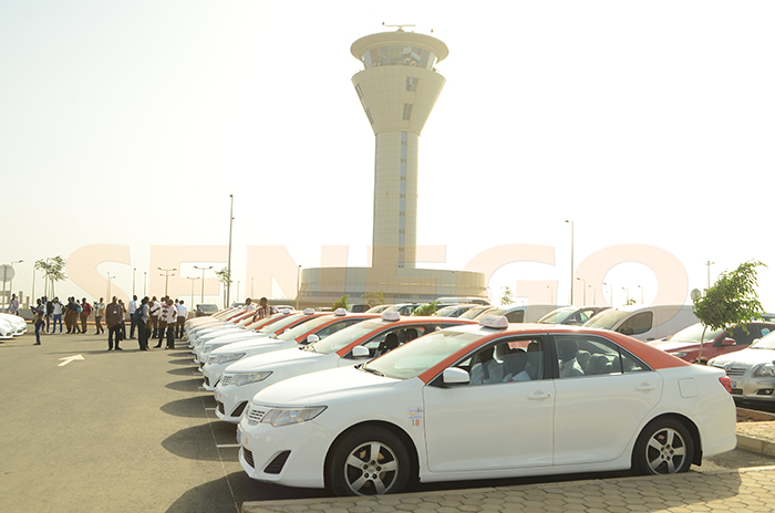 Plus de 250 taxis menacent de quitter l’ AIBD 19 Plus de 250 taxis menacent de quitter l’ AIBD