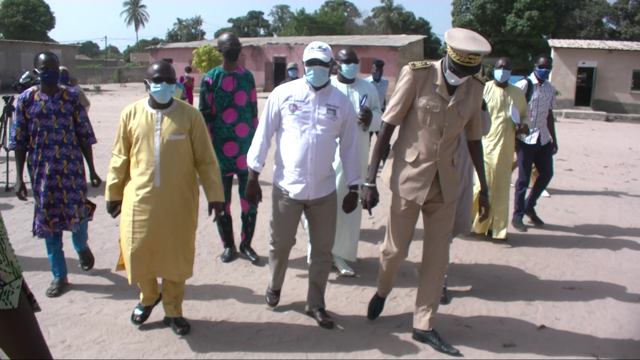 Ziguinchor : Le Maire lance les opérations de désinfection des établissements scolaires 1 2020 05 22 14h42m41s143
