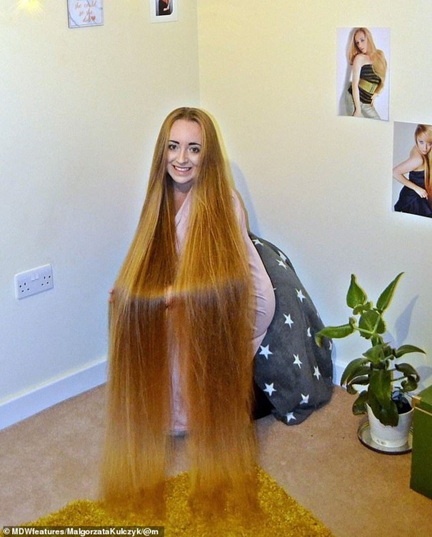 Voici ses cheveux après 5 ans sans coiffeur 1 cheveu