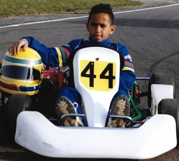 Lewis Hamilton dit qu'il est victime de racisme depuis son enfance 1 lewis