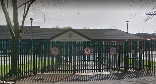 Angleterre : les écoles ouvrent et les enseignants sont aussitôt contaminés 1 école