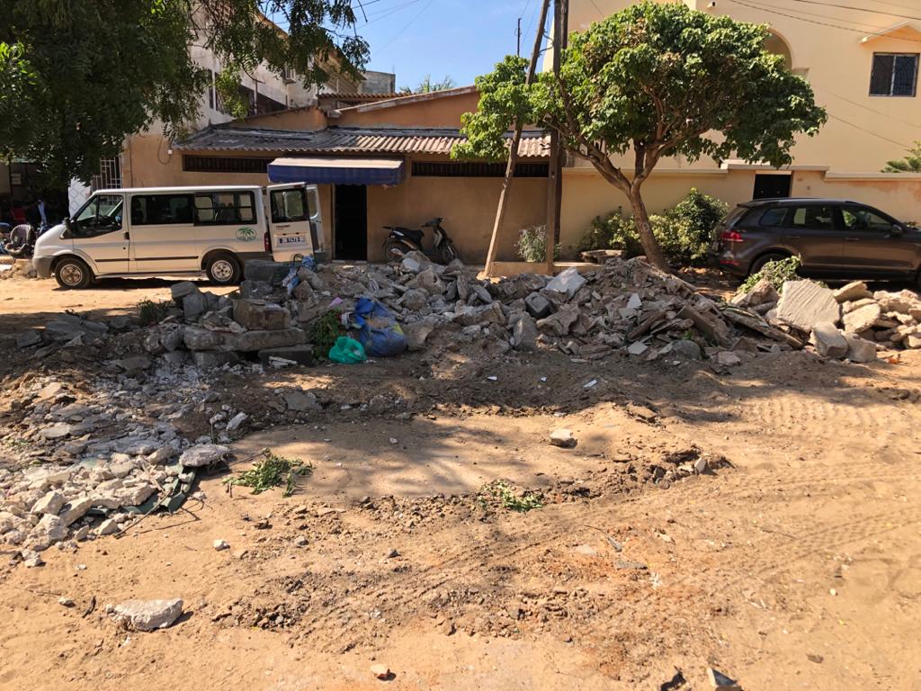 Travaux BRT : Libération de la voie publique de Sacré Cœur au lycée Blaise Diagne 4 IMG 20201204 WA0023