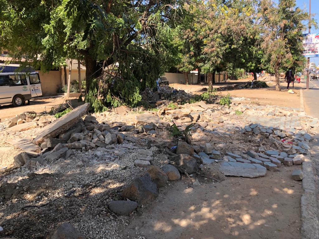 Travaux BRT : Libération de la voie publique de Sacré Cœur au lycée Blaise Diagne 1 IMG 20201204 WA0025