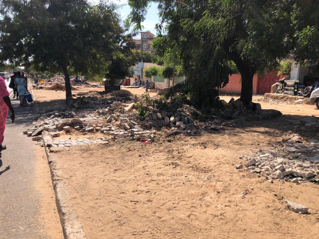 Travaux BRT : Libération de la voie publique de Sacré Cœur au lycée Blaise Diagne 3 IMG 20201204 WA0026