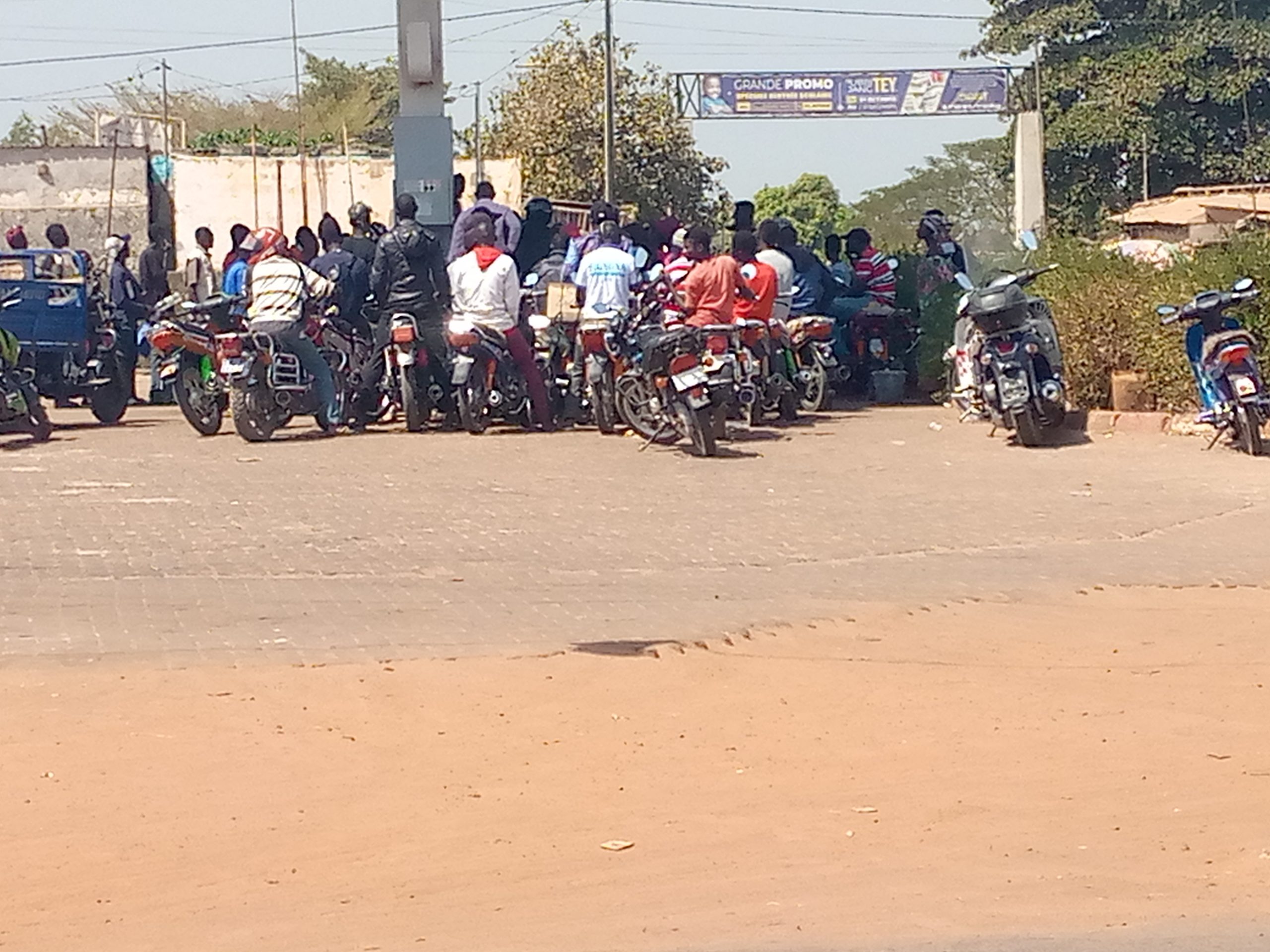 Manifs à Bignona…Des blessés graves évacués à Ziguinchor ce Vendredi 11 Manifs à Bignona…Des blessés graves évacués à Ziguinchor ce Vendredi