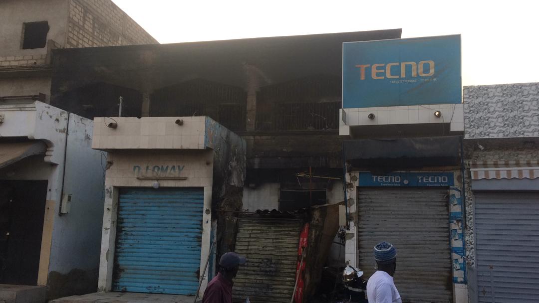 Incendie marché Kaolack : Les pertes estimées à plusieurs millions (Images) 4 221775511686 status 7e1de9dfa07e4597bc849e0f6f2c5e83