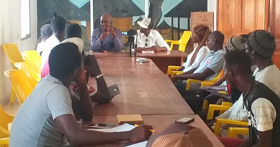 A98390EE B948 49C6 8470 1054F4299239