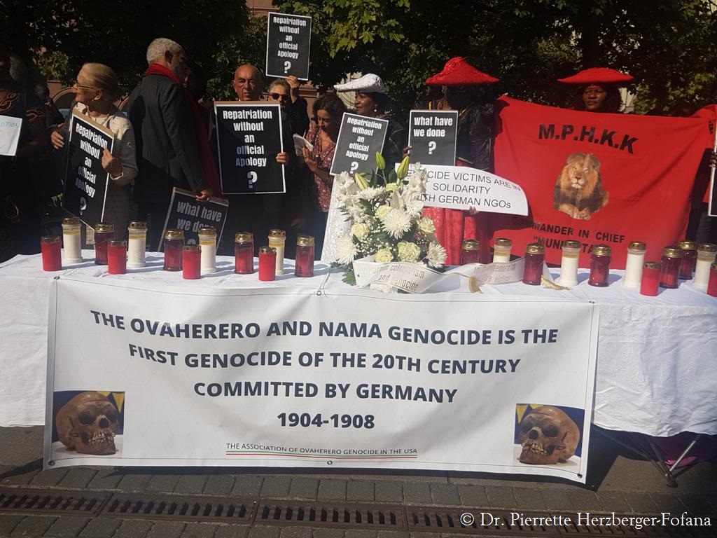 Manifestation des membres d ela delegation namibienne Berlin 29.8.19