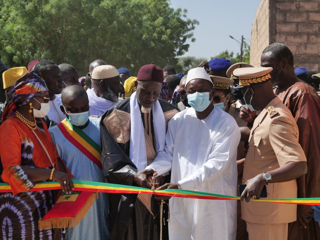 le-mausol-e-de-cheikh-anta-diop-r-nov-par-le-minist-re-du-tourisme