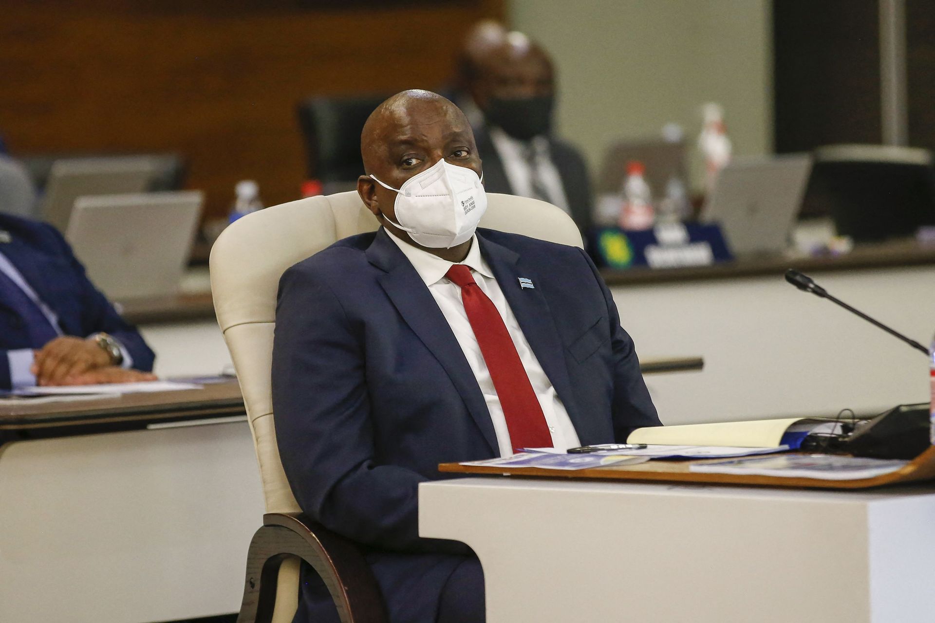 Covid au Botswana : Le président infecté par le variant Omicron