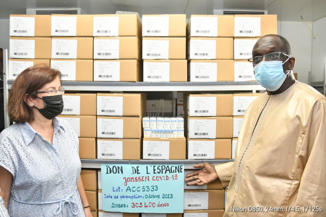 Covid-19 : L’Espagne offre 302400 doses de vaccins au Sénégal