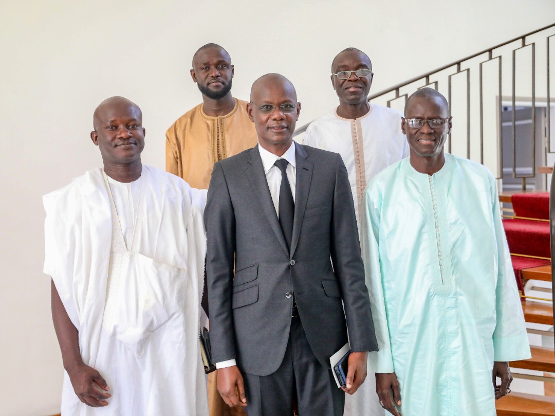 Mamadou Ndiaye félicite le maire de Bambey et tire sur Yewwi 1 IMG 20220428 WA0264