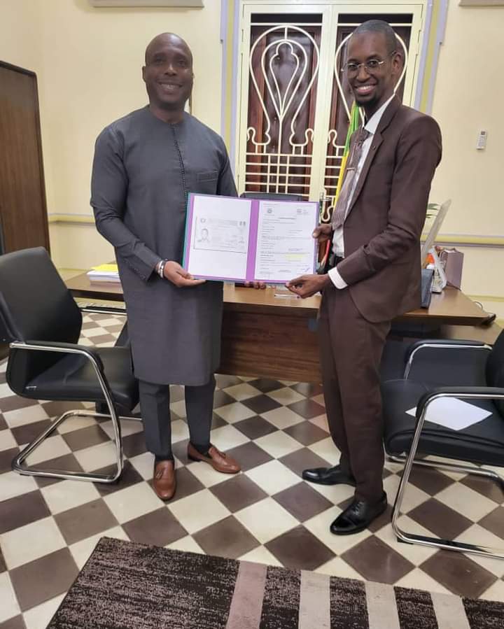 PHOTO 2022 04 19 19 34 48 2