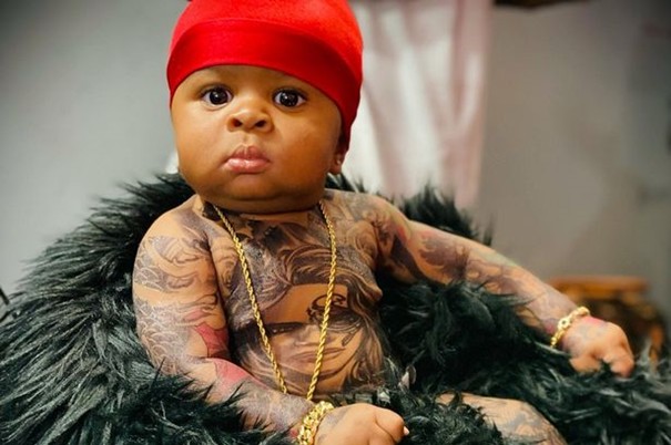 Une mère transforme son bébé en « voyou »-Photos 1 bébé