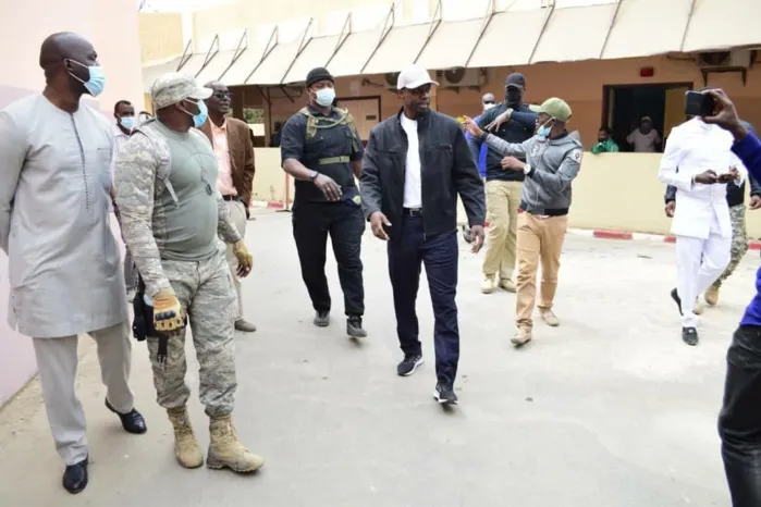 Sonko accuse un de ses proches de l’avoir vendu…Le traître est chez lui 1 sonko