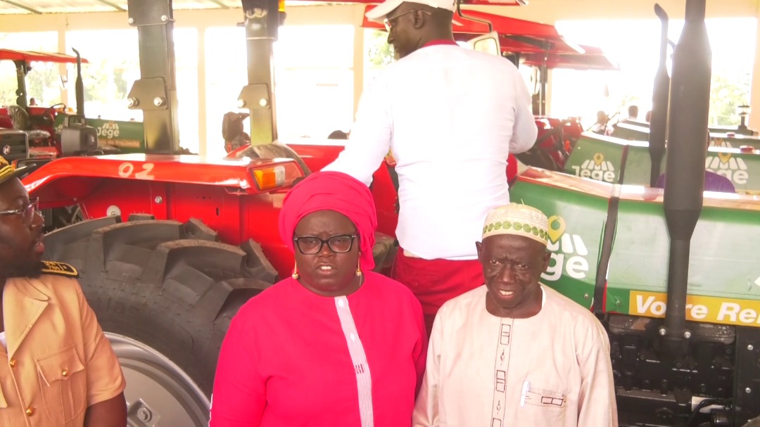 Projet « JEGE »…Aminata Assome Diatta remet 7 nouveaux Tracteurs à Bignona 4 Projet « JEGE »…Aminata Assome Diatta remet 7 nouveaux Tracteurs à Bignona