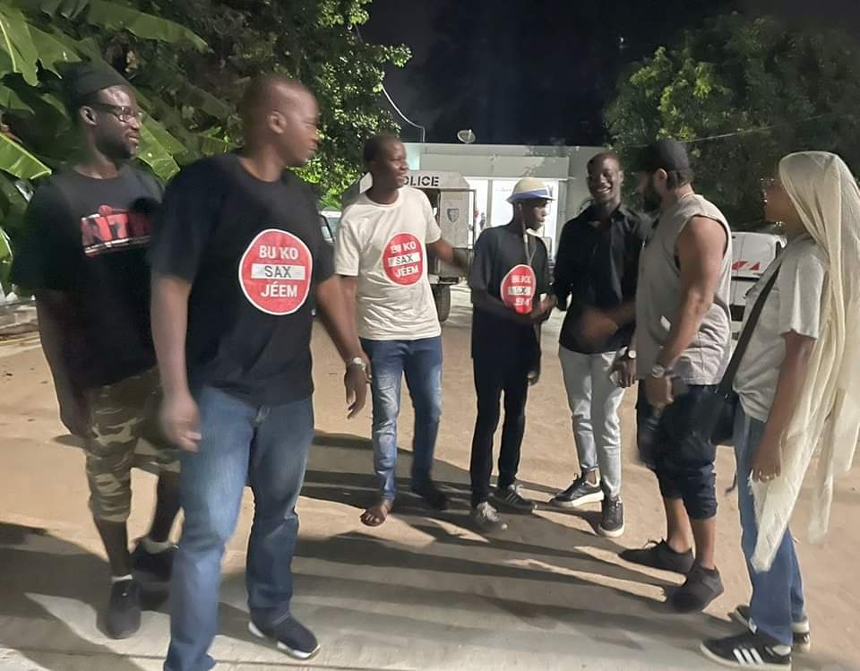 Les deux membres de Y'en a marre libérés (images) 4 FB IMG 1666817014293