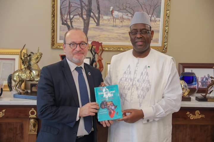 35A9CEF8 50E6 4767 B4A3 9B099C7866F3