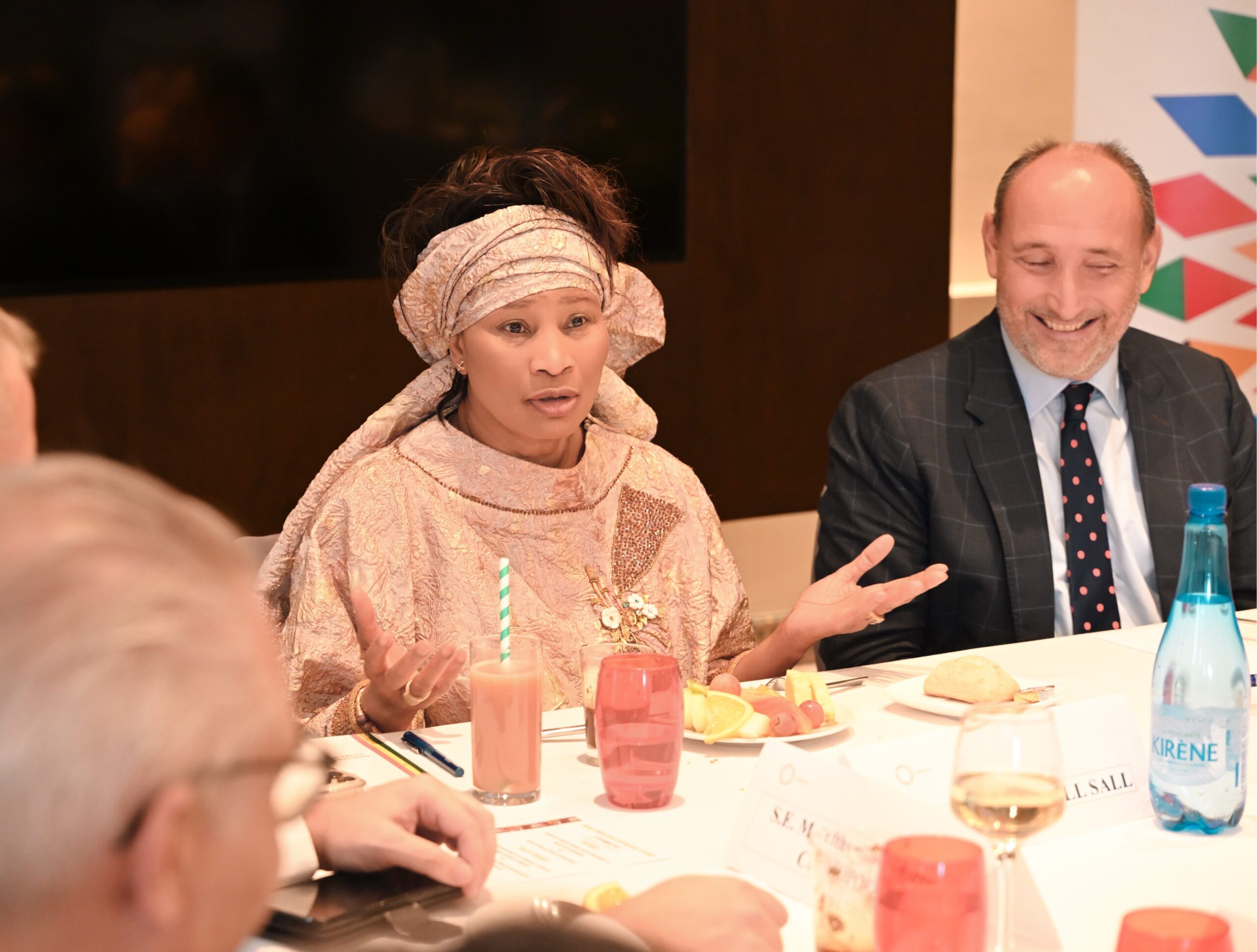 Rapport Covid : Aissata Tall Sall en mission auprès des partenaires (images) 3 Aissata 1 scaled