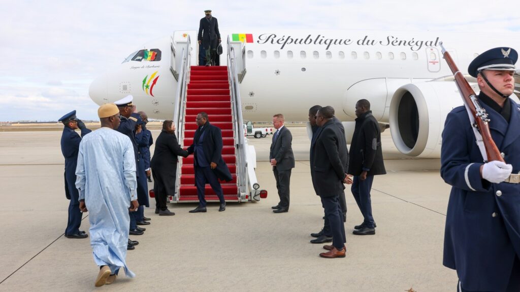 Macky Sall est arrivé à Washington (images) 3 Macky avion