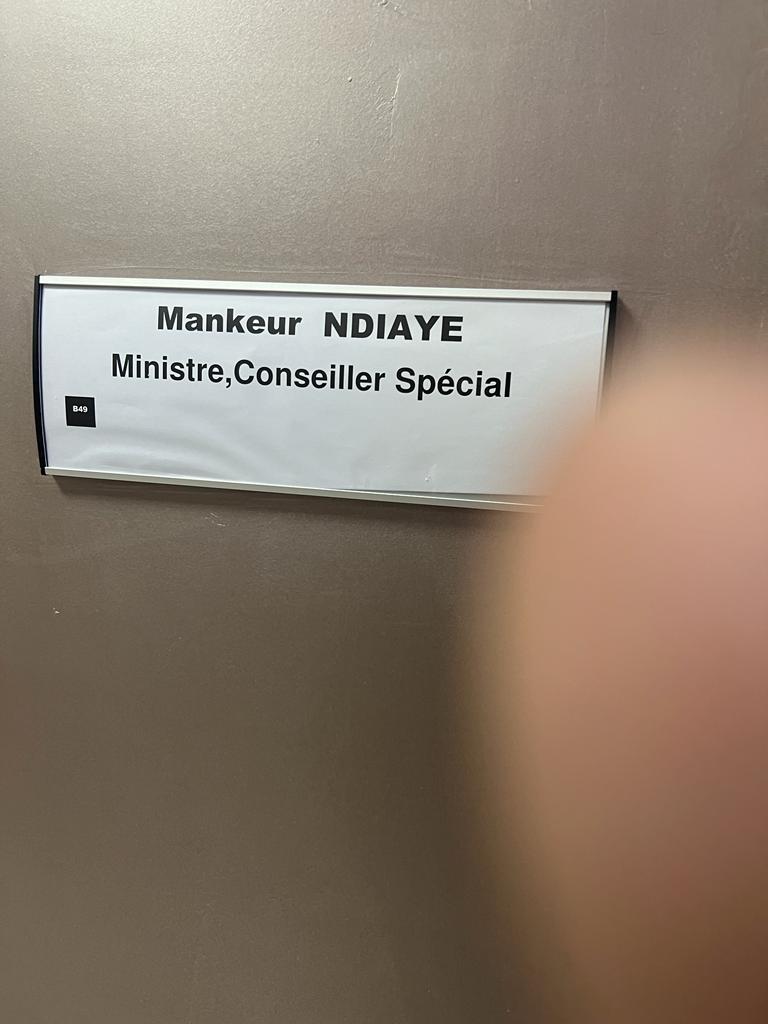 Mankeur Ndiaye a pris fonction à la présidence (photo) 2 PHOTO 2023 05 04 01 27 59