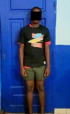 Côte d’Ivoire : l’adolescent égorge sa mère adoptive et la sœur de celle-ci 1 ado