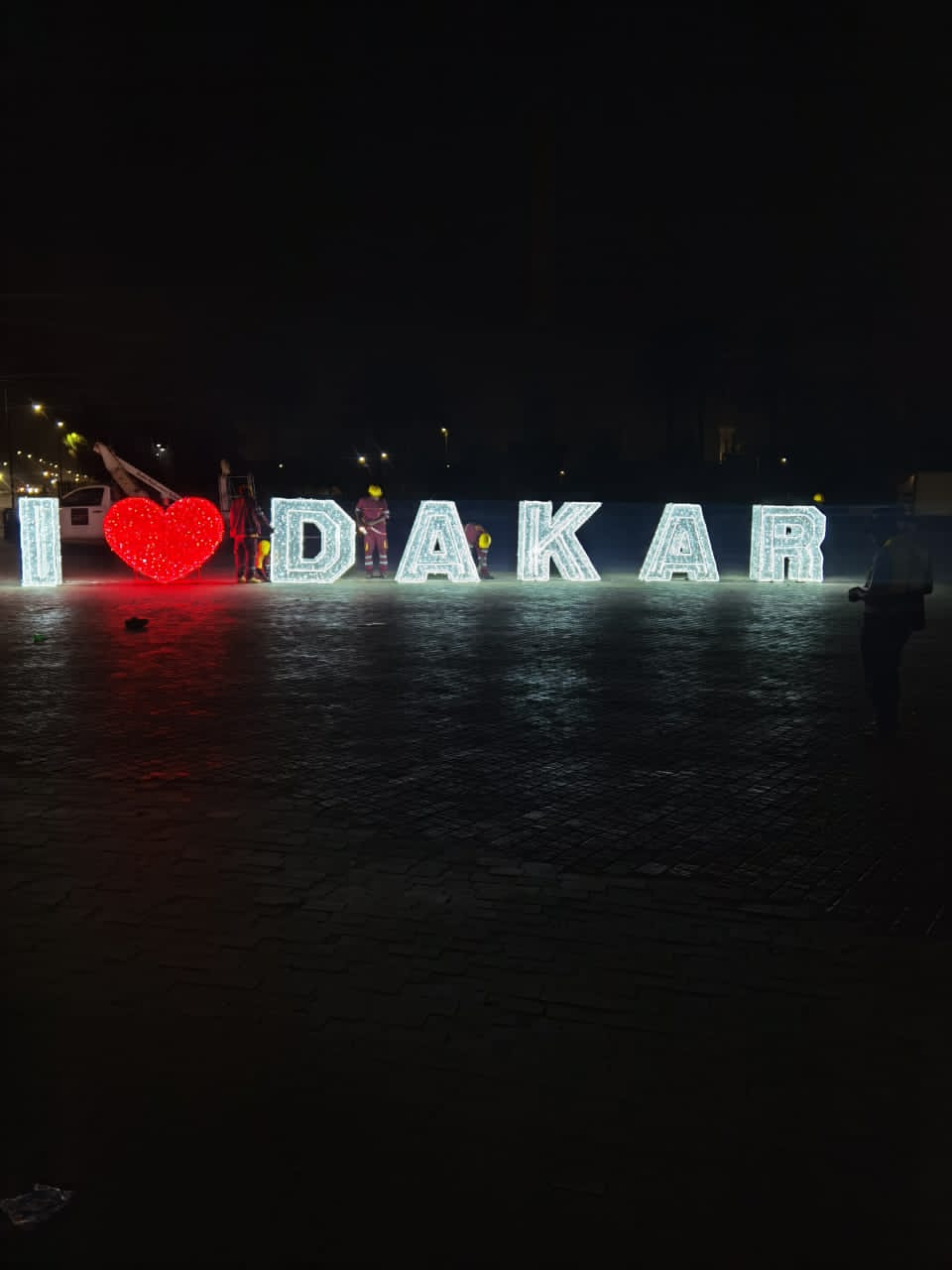 La place de la Nation s'illumine avec son «I LOVE DAKAR» 1 I LOVE DAKAR