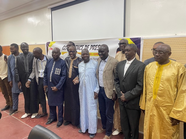 Tamba Danfakha renonce à sa candidature pour soutenir celle de Karim Wade 5 IMG 7955