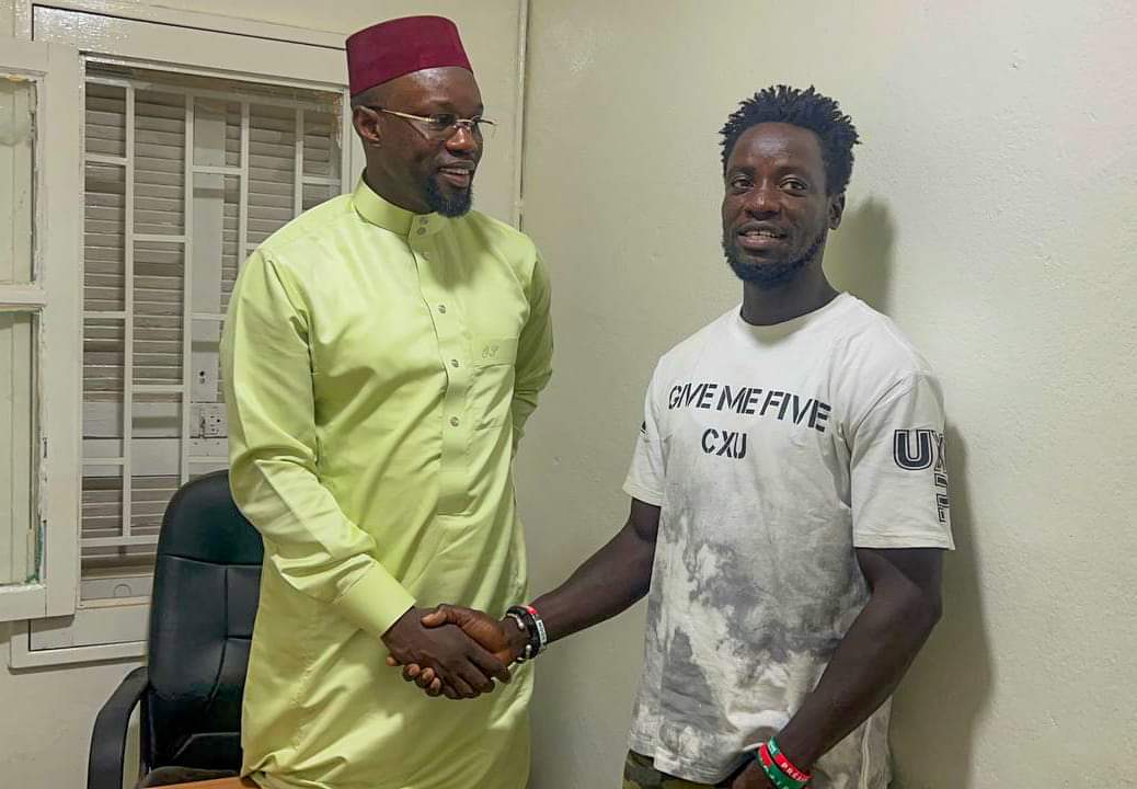 Ousmane Sonko rencontre Mactar Mané...un ancien manifestant (photo) 2 FB IMG 1715023966722