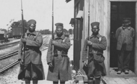 Quel regard sur l&rsquo;héritage de tirailleurs enrôlés comme supplétifs…Par Maniang Fall