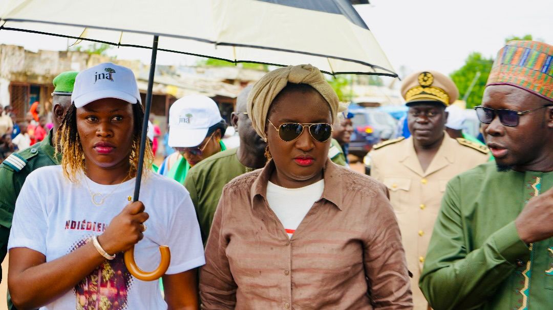Le ministre Khady Diène Gaye célèbre la journée de l'arbre à Ndiédieng (photos) 3 WhatsApp Image 2024 08 04 a 22.48.38 cd74bab6