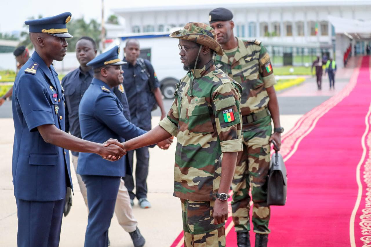 Inondations et mines : Diomaye se rend à Kédougou en tenue militaire 1 463730819 962877789207127 7436847809965752903 n