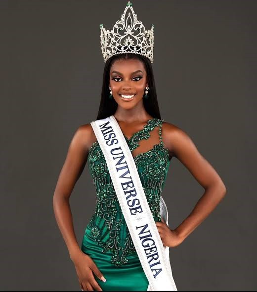 Rejetée par l'Afrique du Sud, elle devient 1ère dauphine Miss Univers avec le Nigeria 1 dauphine