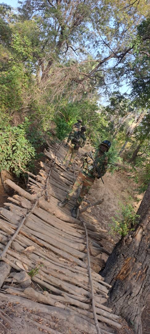 Kédougou : Un site clandestin d’orpaillage démantelé par l'armée 4 GfwLXUQWAAAXRGg