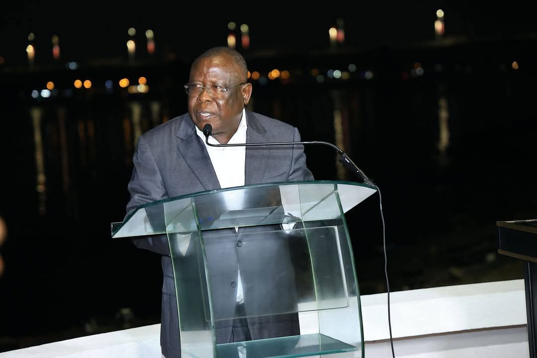 Le gouverneur Bacongo promet des logements aux déguerpis…Douglas Mountain sceptique