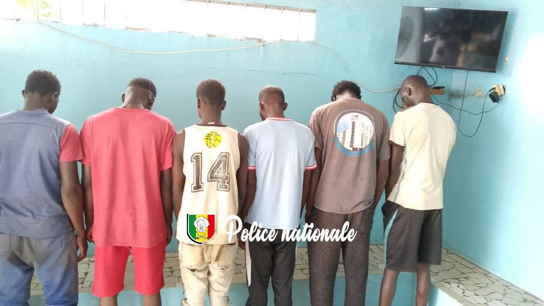 Rufisque : Sept personnes interpellées dans une affaire de proxénétisme et de sextorsion 19 Rufisque : Sept personnes interpellées dans une affaire de proxénétisme et de sextorsion
