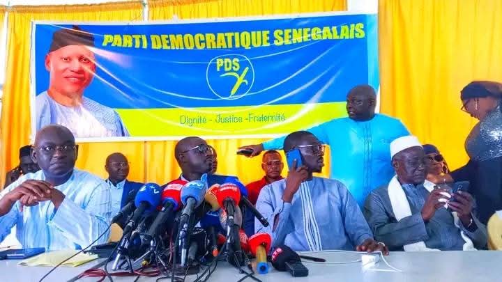 Le Mouvement GFC recadre : « Le Président Abdoulaye Wade demeure la seule voix autorisée du PDS »
