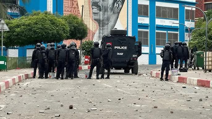 Etudiant UCAD Police