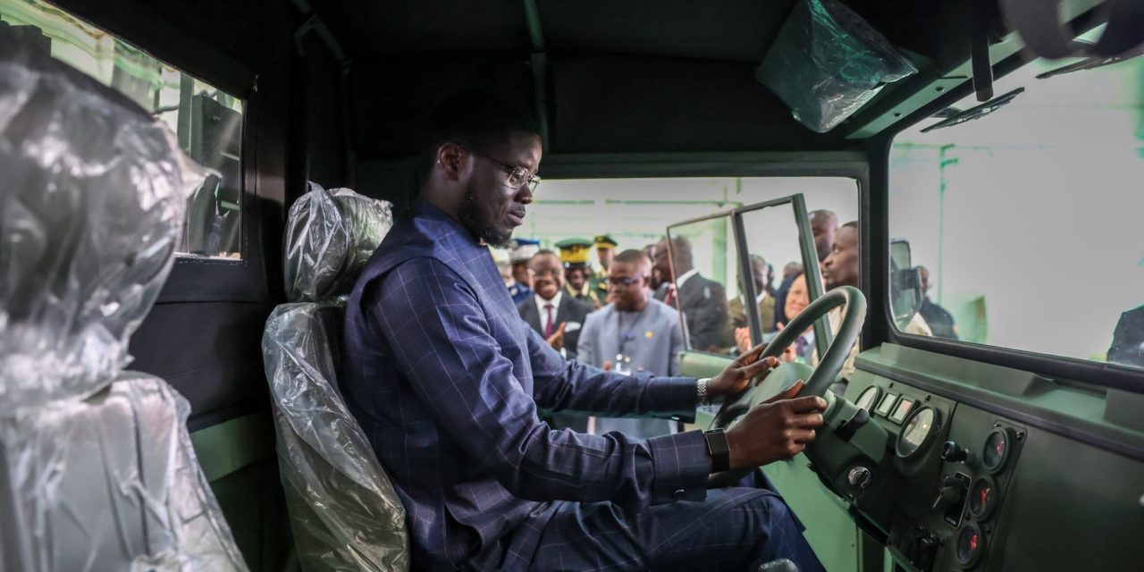 Le président Diomaye appelle à un pacte durable pour les transports routiers