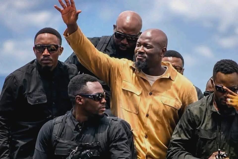 Guinée : Doumbouya de retour à Conakry après ses vacances en Grèce 23 Guinée : Doumbouya de retour à Conakry après ses vacances en Grèce