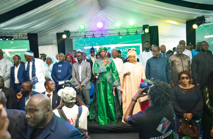ARC : Anta Babacar Ngom Diack plébiscitée...une vingtaine de leaders rejoignent le parti 18 ARC : Anta Babacar Ngom Diack plébiscitée…une vingtaine de leaders rejoignent le parti