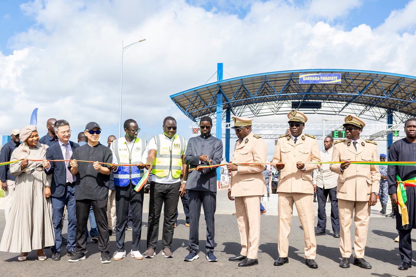 Thiadiaye : Bassirou Diomaye Faye inaugure l’autoroute Mbour-Fatick-Kaolack 8 Thiadiaye : Bassirou Diomaye Faye inaugure l’autoroute Mbour-Fatick-Kaolack