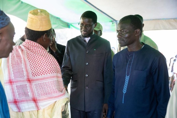 Bassirou Diomaye Faye à Ndiandiaye pour rendre hommage à Demba Sène 21 Bassirou Diomaye Faye à Ndiandiaye pour rendre hommage à Demba Sène