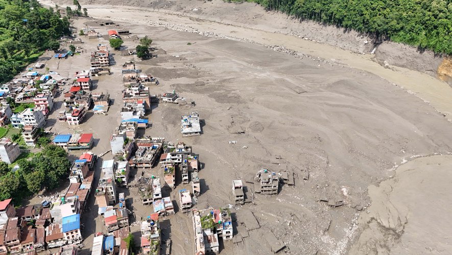 Népal : Le bilan de la catastrophe s’alourdit à 626 morts et 2 400 disparus 14 Népal : Le bilan de la catastrophe s’alourdit à 626 morts et 2 400 disparus