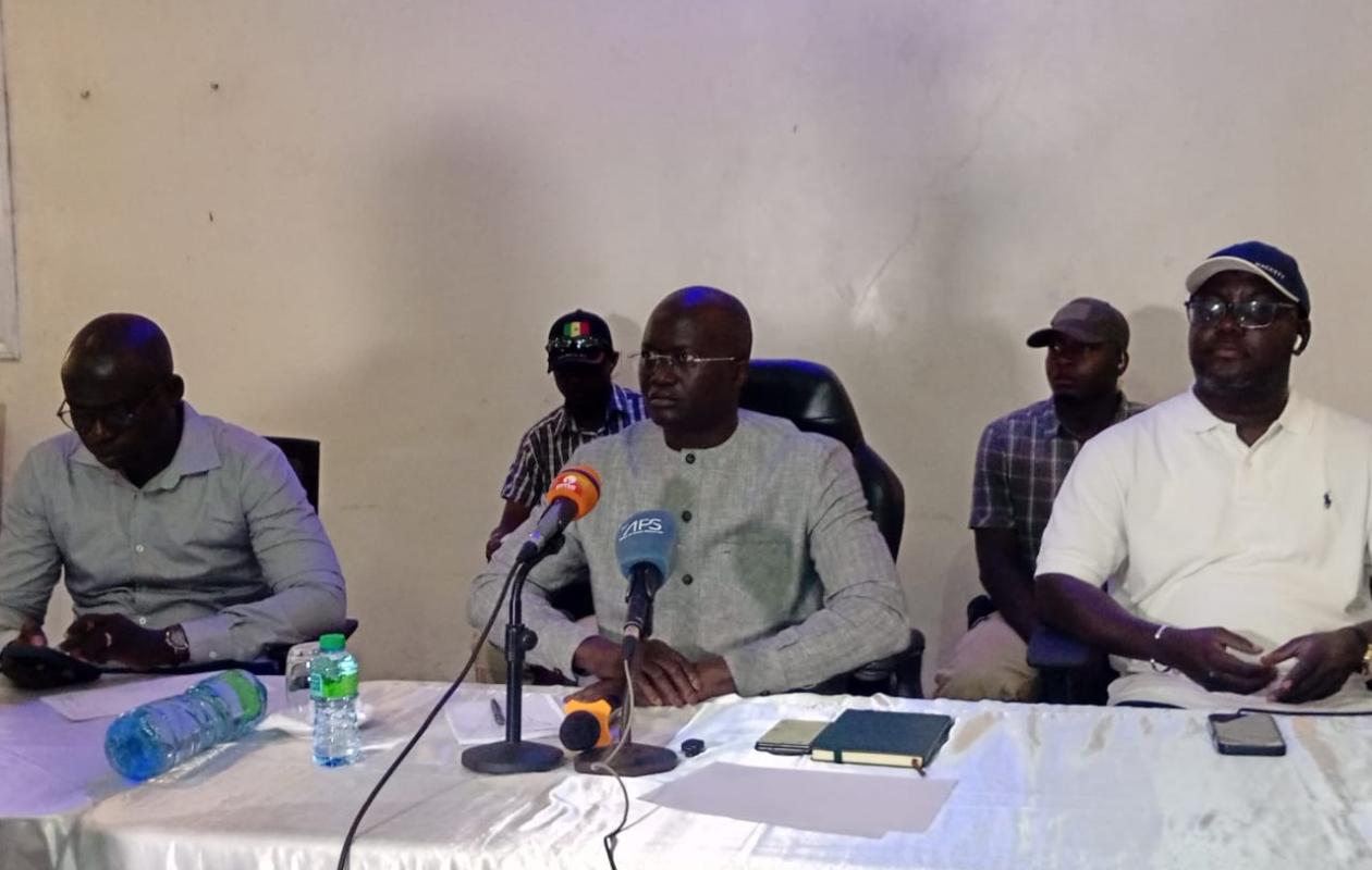 Ziguinchor : Yankhoba Diémé appelle à structurer KIIRAY et à privilégier « le travail sur le blabla » 3 Ziguinchor : Yankhoba Diémé appelle à structurer KIIRAY et à privilégier « le travail sur le blabla »