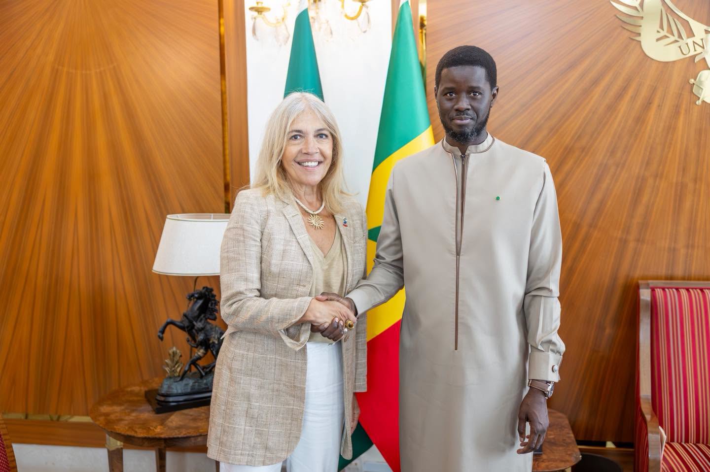 Le président Diomaye reçoit la PDG de France Médias Monde 9 Le président Diomaye reçoit la PDG de France Médias Monde