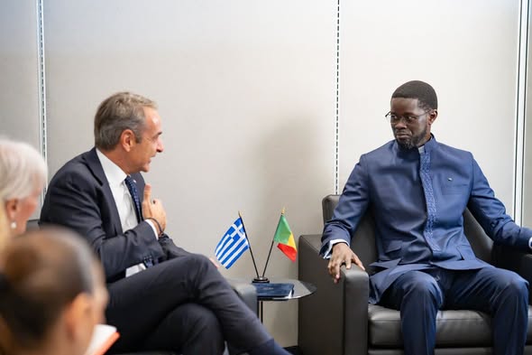 Diomaye s’entretient avec Kyriakos Mitsotakis sur le renforcement de la coopération Sénégal-Grèce