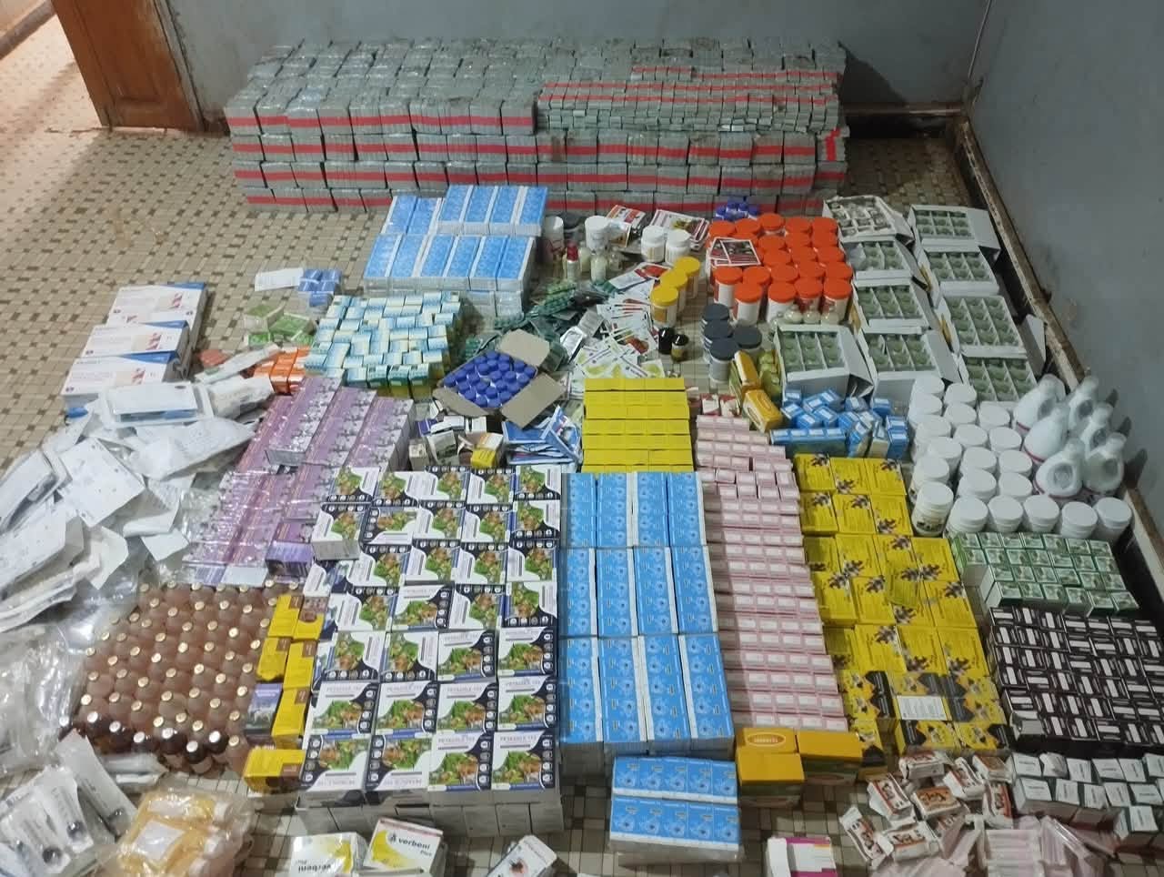 Matam : Des faux médicaments d’une contrevaleur de plus de 18 millions de francs CFA saisis par la Douane 2 Matam : Des faux médicaments d’une contrevaleur de plus de 18 millions de francs CFA saisis par la Douane